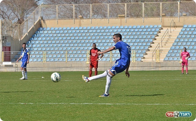 מלול בועט (ארנון לוי)